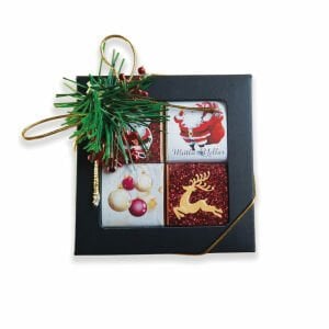 Küçük Boy Asetat Kapaklı Siyah Kutuda Yeni Yıl Temalı Sargılı 8 Adet Çikolata