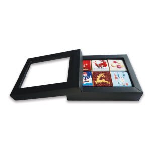 10x14 cm Asetat Kapaklı Siyah Kutuda Yeni Yıl Temalı Sargılı 6 Adet Çikolata