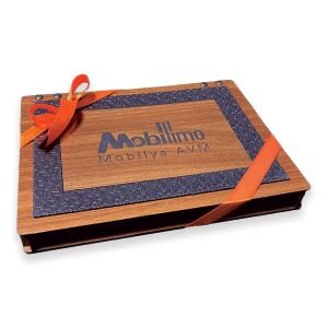 Logo Baskılı Ahşap Kutuda 72 Adet Logolu Çikolata