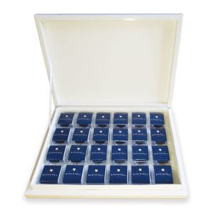 Logo Baskılı Büyük Boy Karton Kutuda 48 Adet Logolu Çikolata