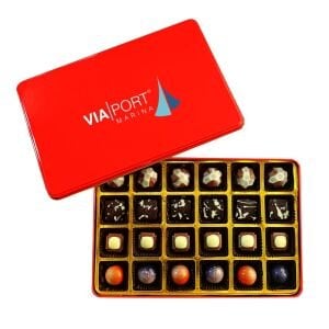 Kırmızı Büyük Boy Dikdörtgen Metal Kutuda 24 adet Spesiyal Çikolata