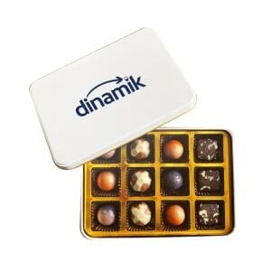 Beyaz Küçük Boy Dikdörtgen Metal Kutuda 12 adet Spesiyal Çikolata